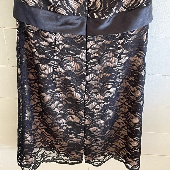 WHBM Black Lace Strapless Evening Gown with Ribbon Waist/Scalloped Detail, Sz 0 - Picture 10 of 12